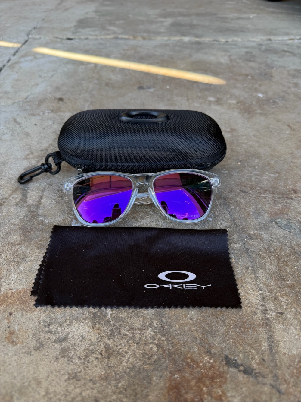 Oakley Frogskin Sunglasses Crystal Clear Violet Iridium Prizm Polarized Lens